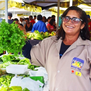 Bahia e Paraíba reinauguram feiras livres municipais