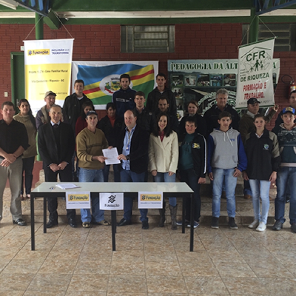 Projeto capacita jovens do campo na região de Riqueza (SC)